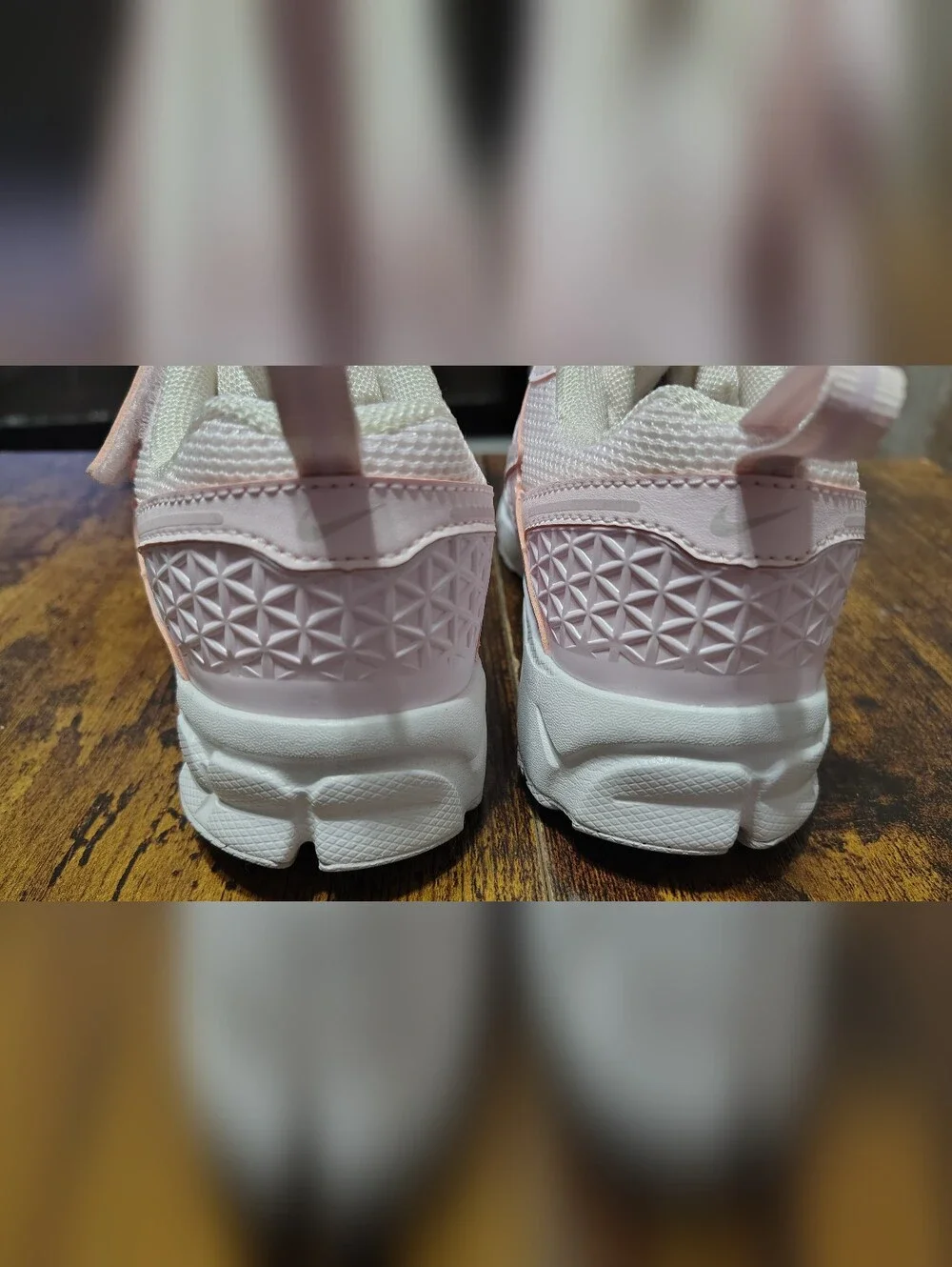 Nike Kids Pink Vomero 5 Size 13c